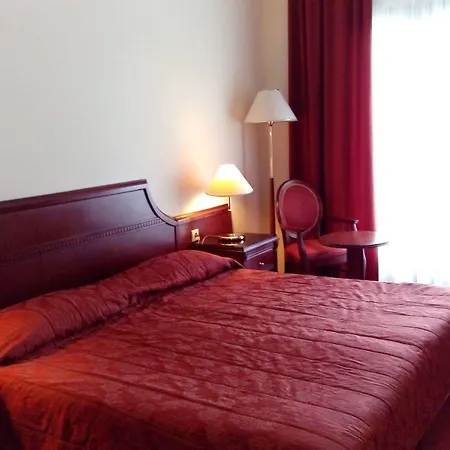 Apollonia Hotell 4*